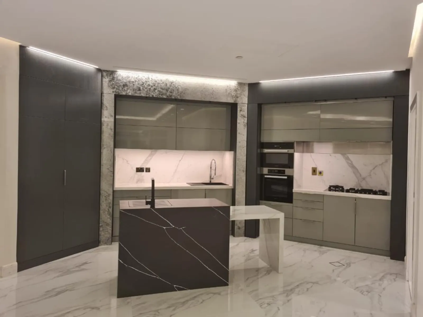 Highend! Hochwertig renoviertes 3-Bettzimmer auf Palm Jumeirah