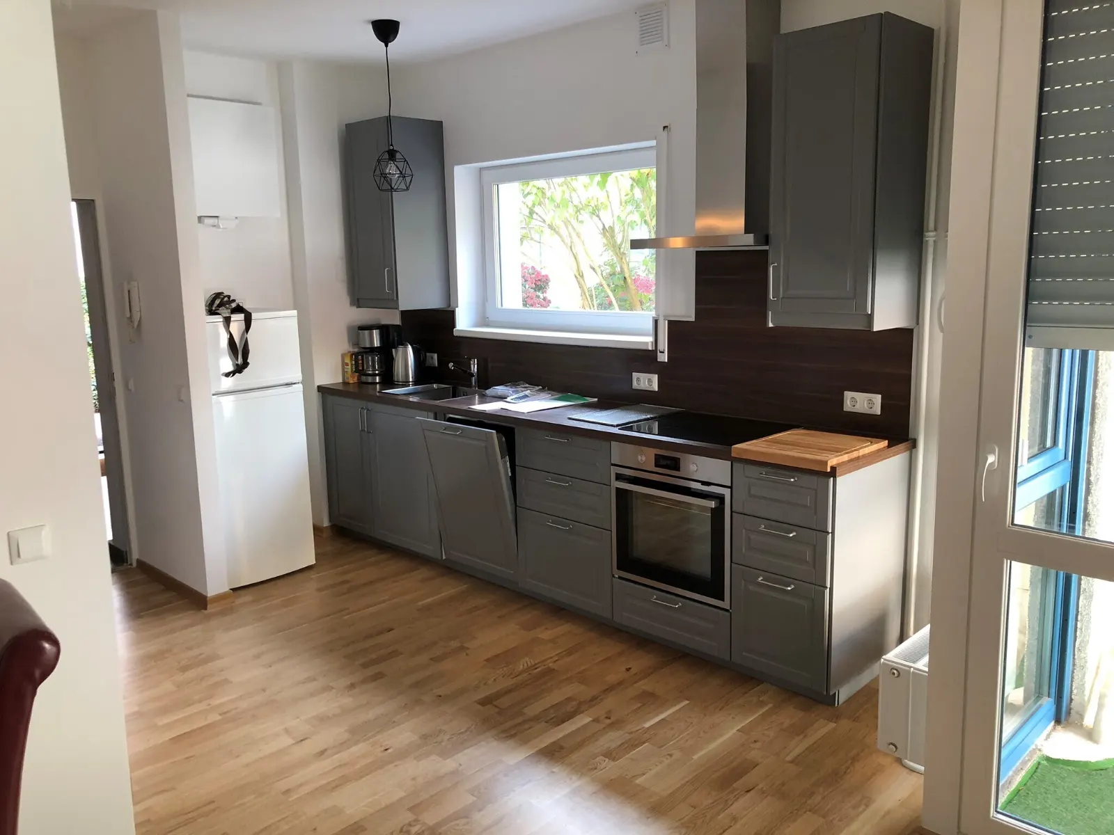 Provisionsfrei! Voll möbliertes Apartment in Toplage von Westend mit Tiefgaragenstellplatz – Bild 3