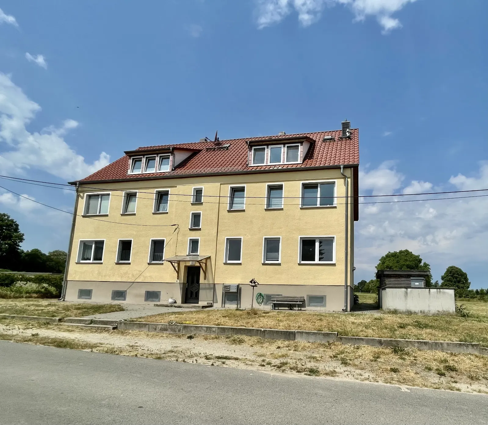 Attraktives Mehrfamilienhaus als Kapitalanlage: Solide Rendite und hervorragende Lage!