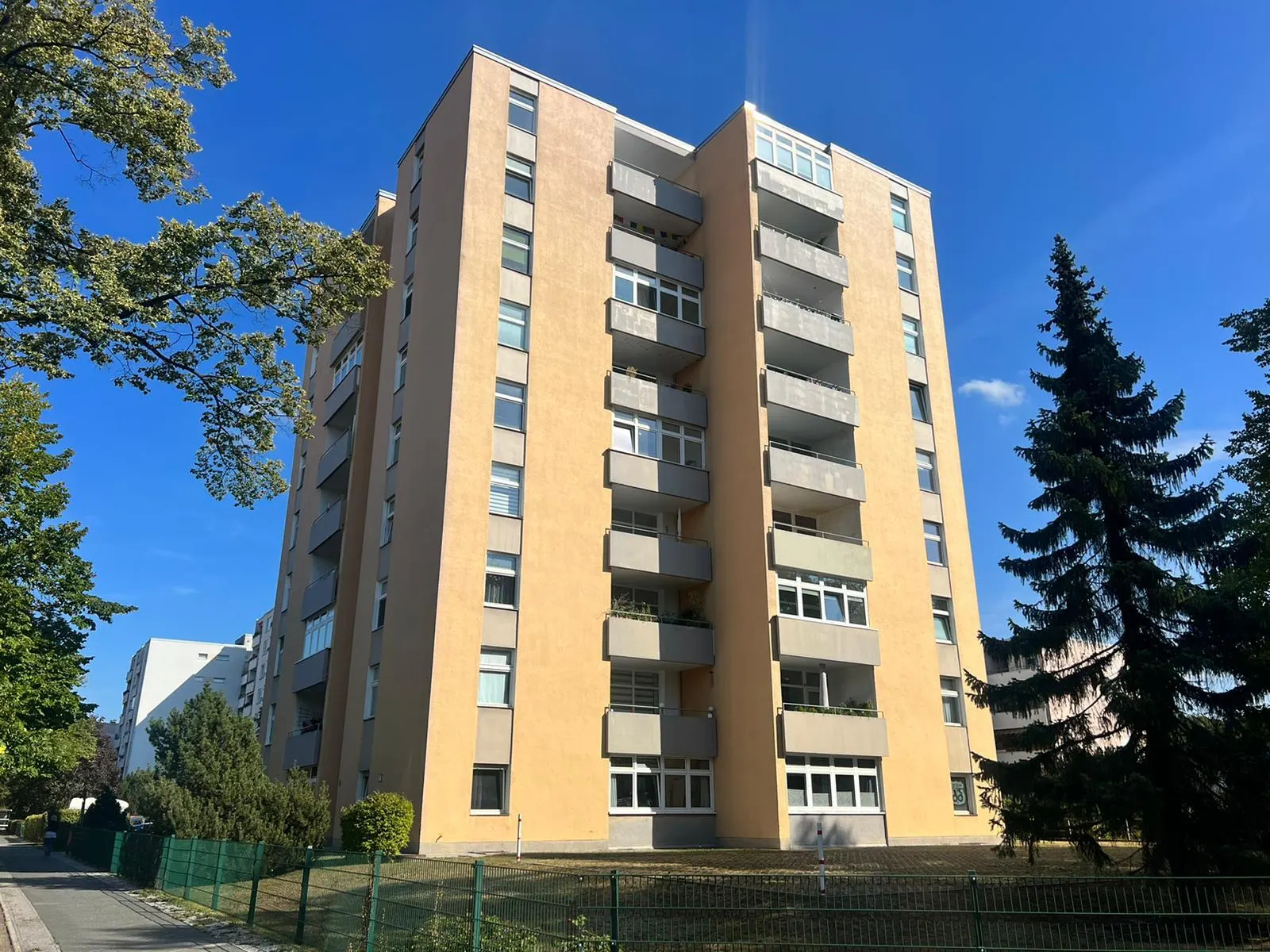 Traumhafte Aussicht über den Dächern von Berlin! 3-Zimmerwohnung vollständig saniert!
