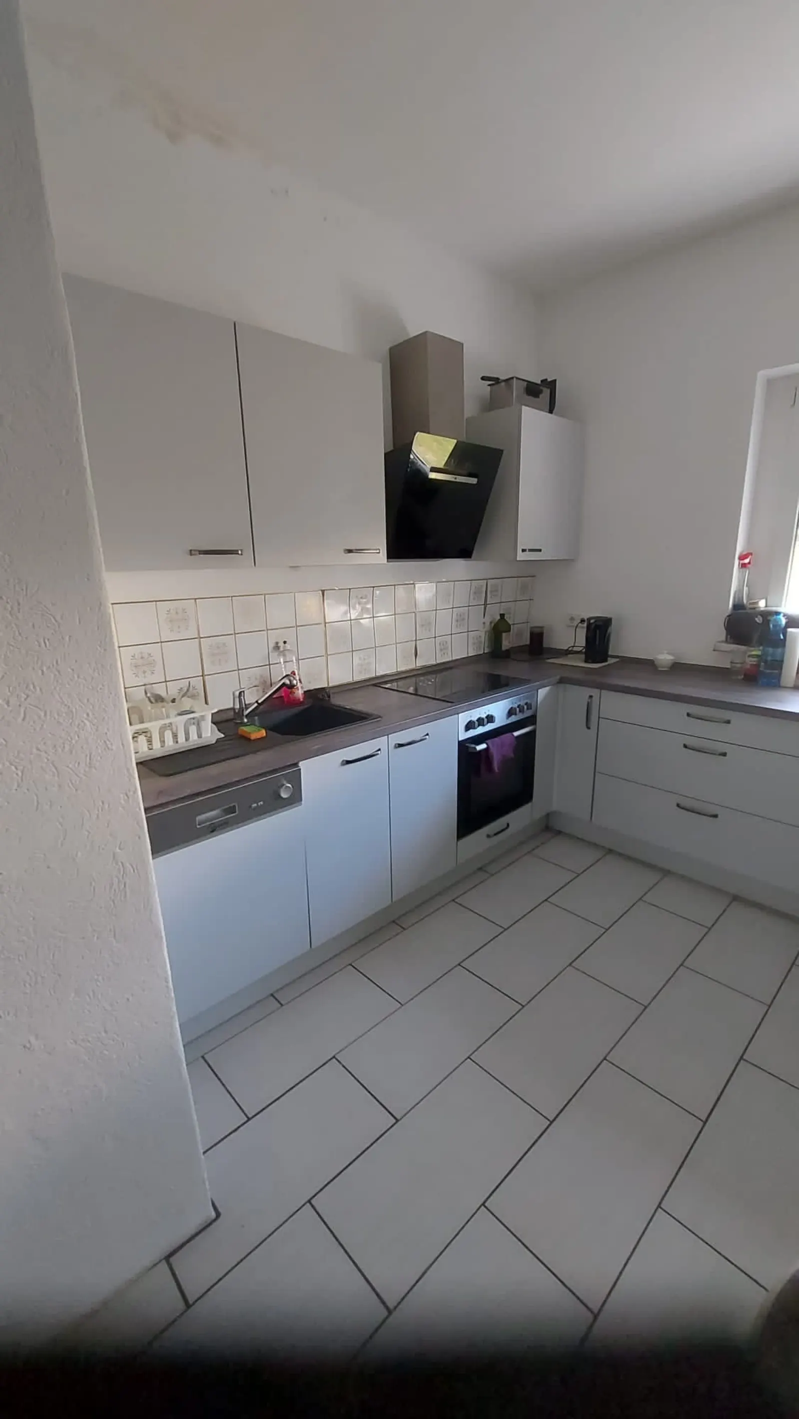Charmante 2-Zimmerwohnung in ruhiger Anliegerstraße mit neuer Einbauküche – Bild 3