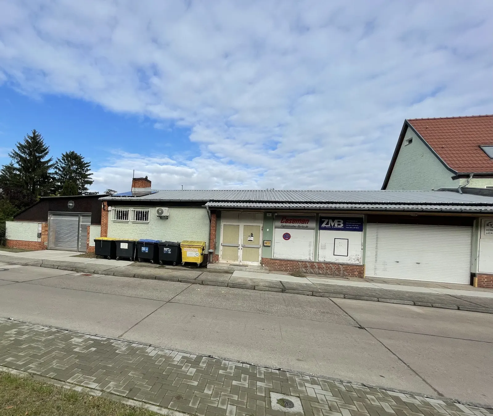 Mehrfamilienhaus mit einem gewerblichen Anbau für 2 Gewerbeeinheiten! Vollvermietet – Bild 3