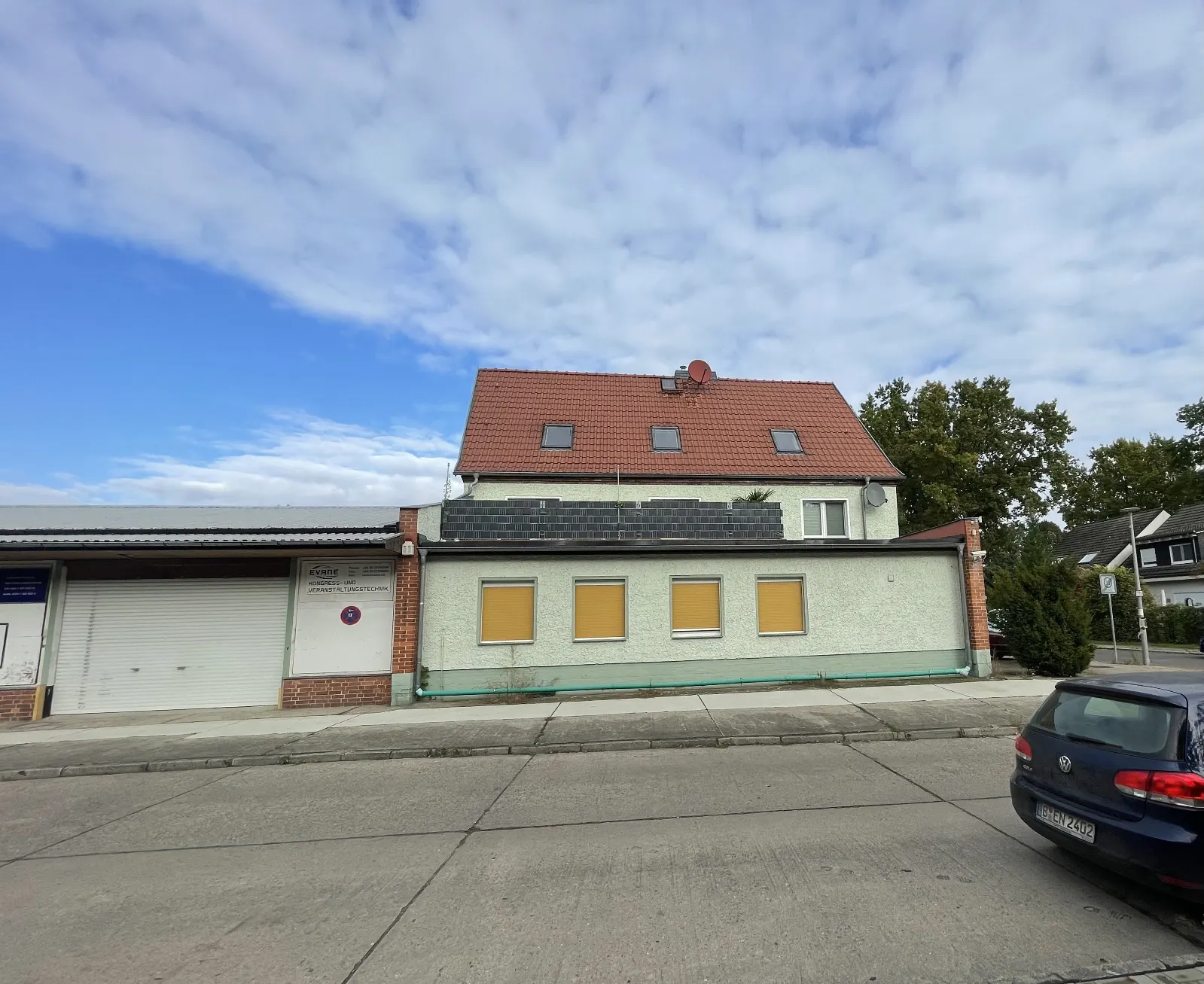 Mehrfamilienhaus mit einem gewerblichen Anbau für 2 Gewerbeeinheiten! Vollvermietet – Bild 4