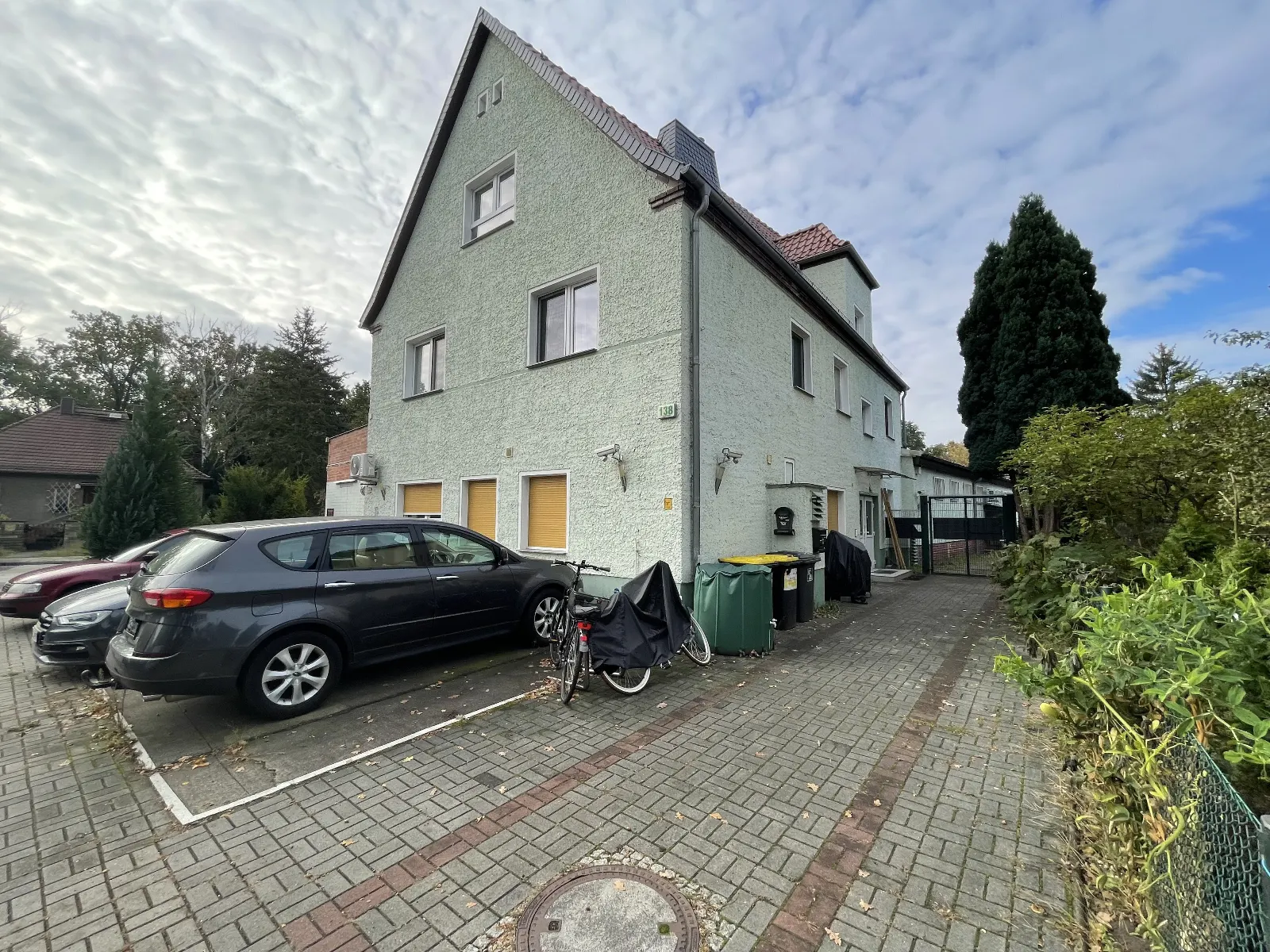 Mehrfamilienhaus mit einem gewerblichen Anbau für 2 Gewerbeeinheiten! Vollvermietet – Bild 5