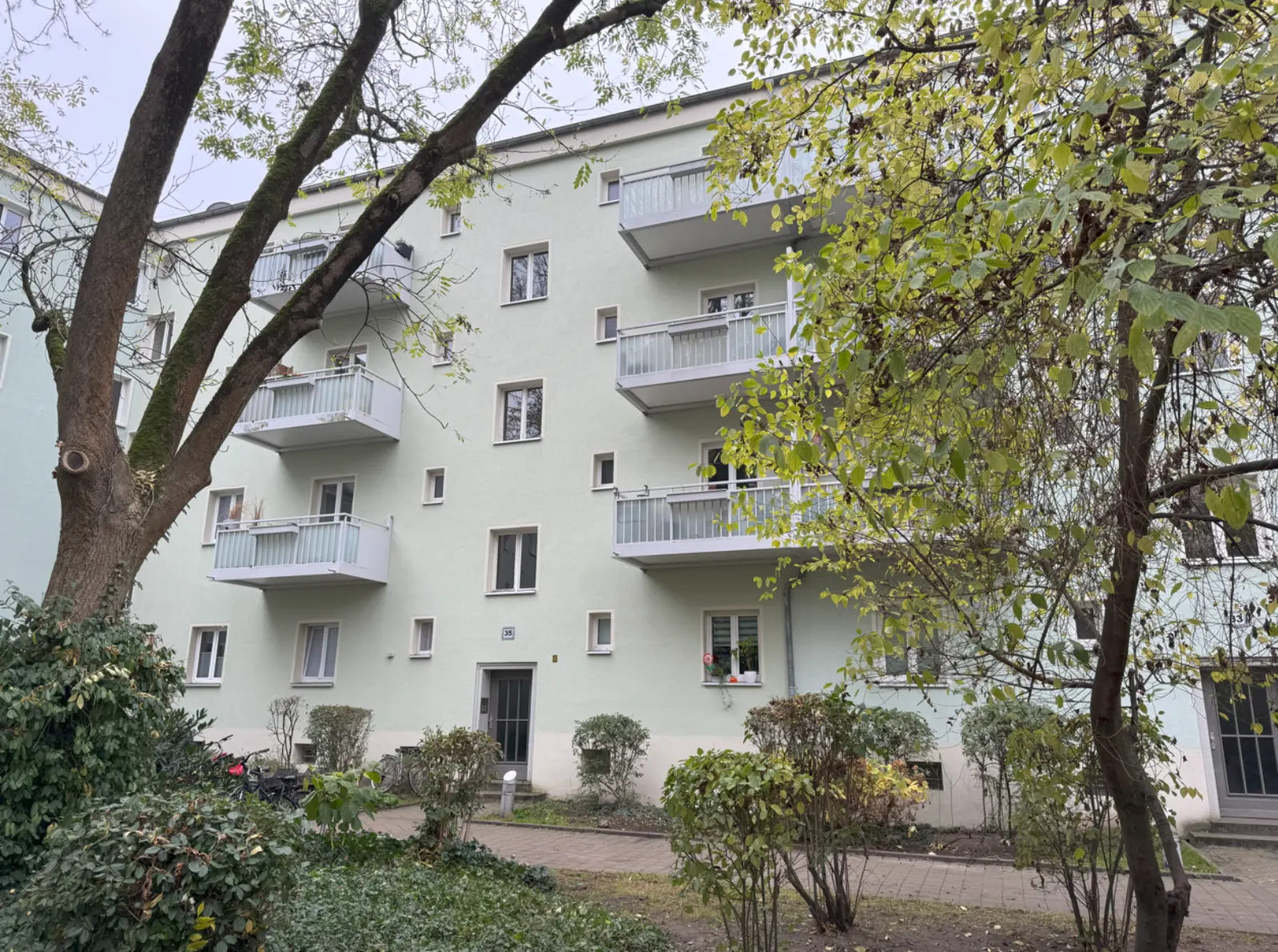 Bezugsfreie & wundervolle 3-Zimmer Altbauwohnung in Prenzlauer Berg