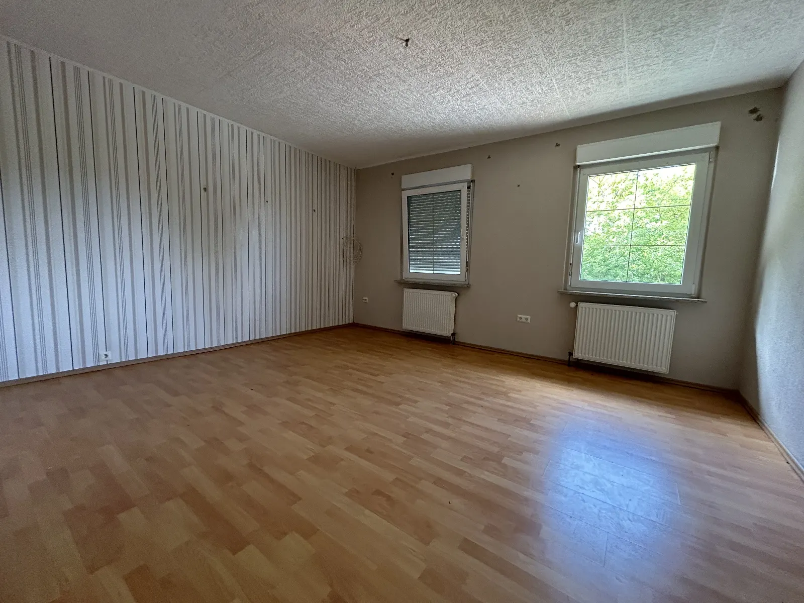 Charmantes Einfamilienhaus im Grünen mit stilvollem Anbau – Bild 4