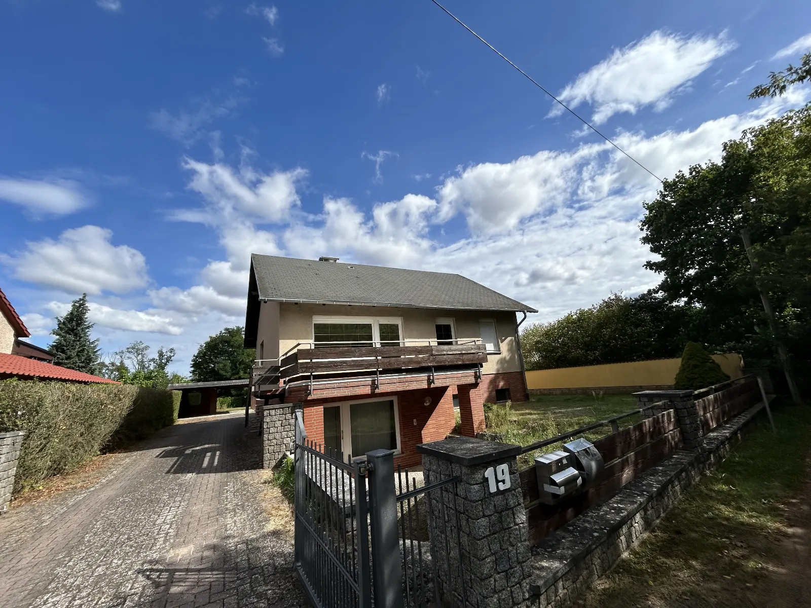 Charmantes Einfamilienhaus im Grünen mit stilvollem Anbau
