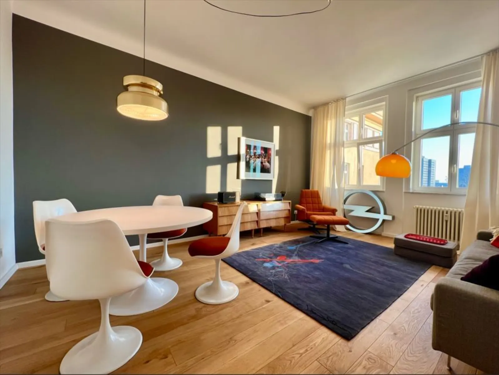 Stilvoll modernisierte Wohnung in zentraler Lage mit hochwertiger Ausstattung