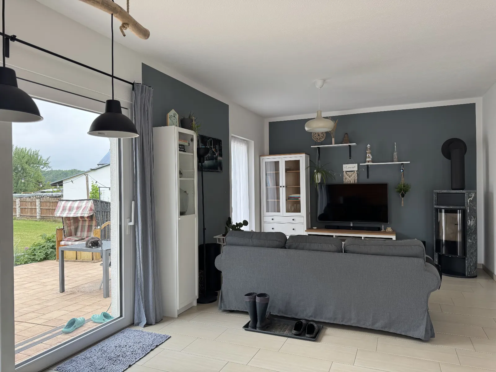 Wohnen im Grünen: Einfamilienhaus mit erweitertem Nebengelass und Naturblick – Bild 3