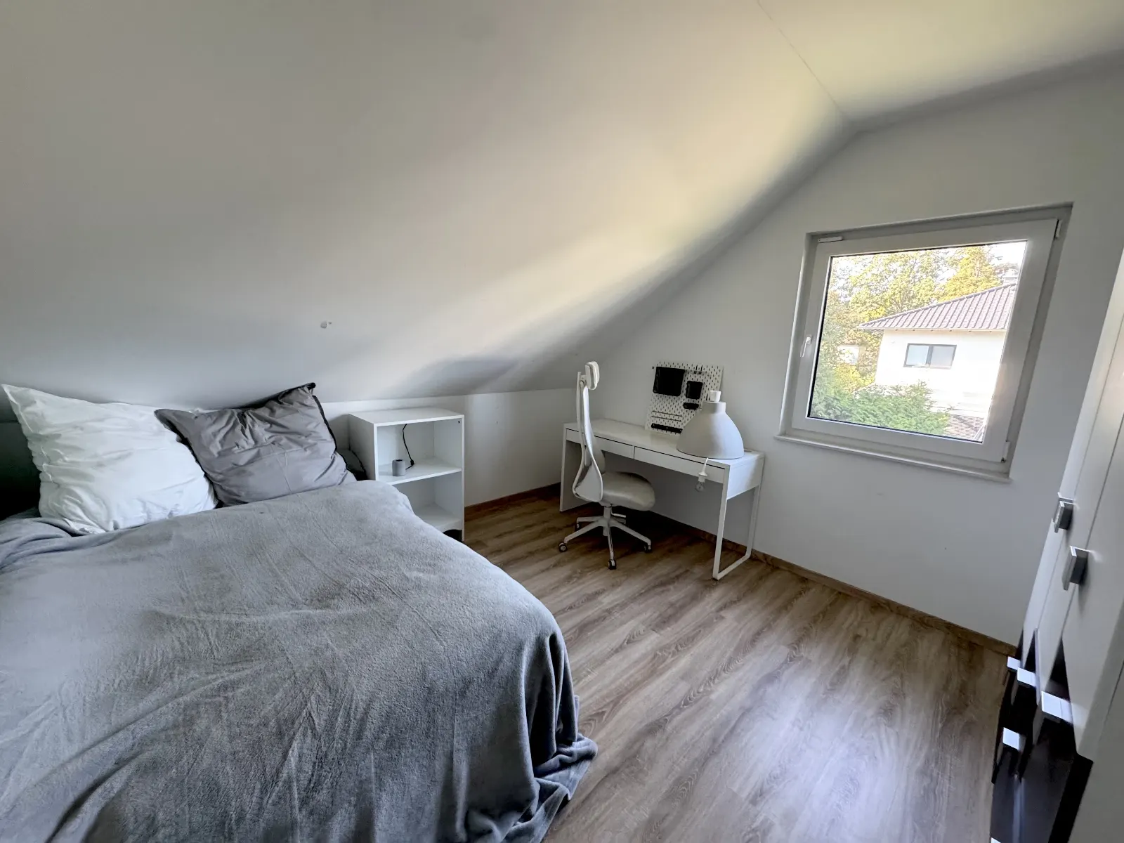 Familien-Traumhaus in bester Lage von Hermsdorf! – Bild 4