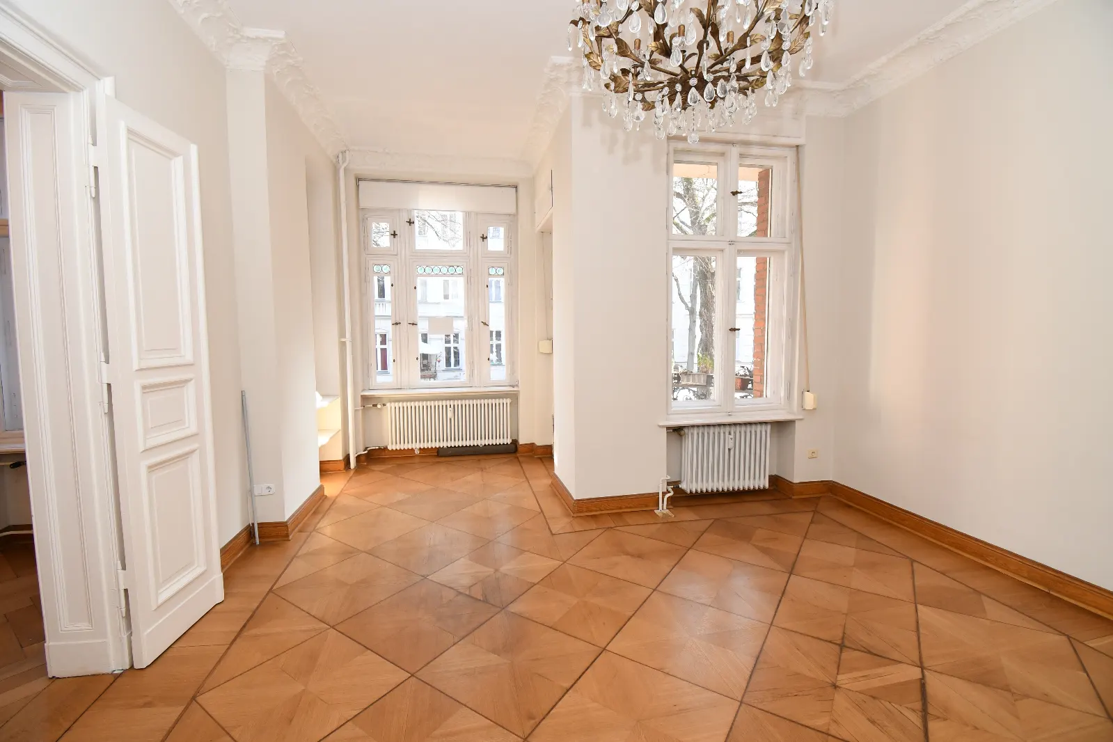 Ein Traum! Herrschaftliche Altbauwohnung in Berlin-Friedenau – Bild 4