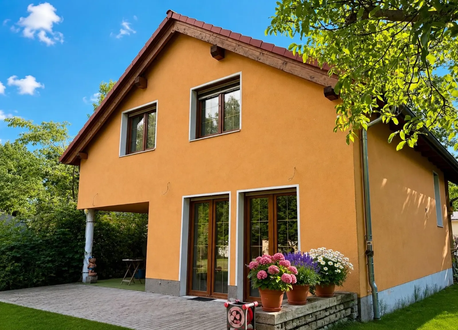 Familienglück am Waldrand – Neuwertiges Einfamilienhaus in Schulzendorf