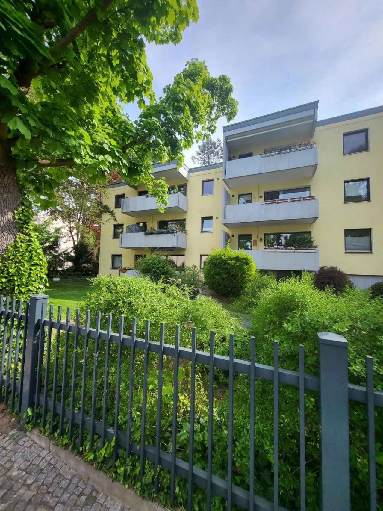 3-Zimmerwohnung mit Balkon in der obersten Etage in Berlin-Zehlendorf