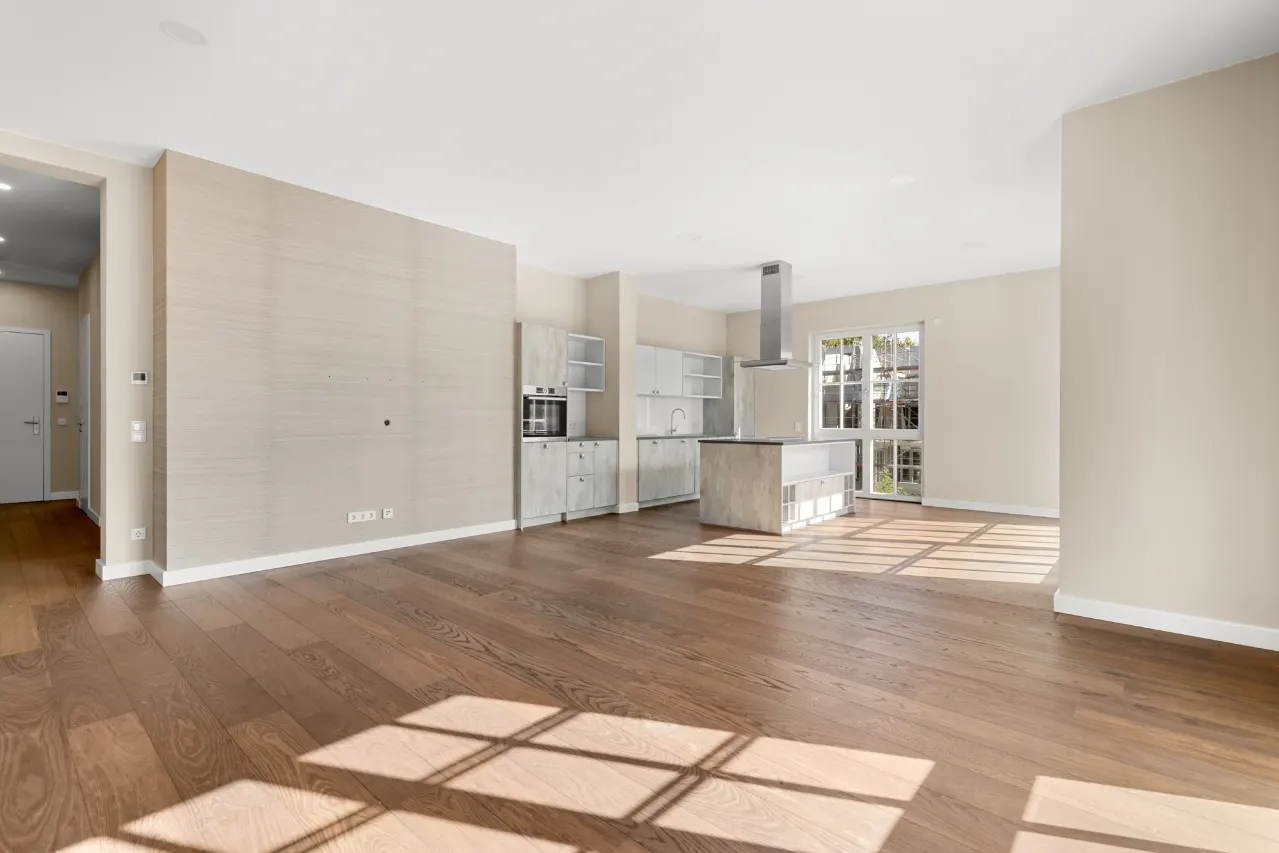 Exklusive 3-Zimmer-Wohnung in eleganter Stadtvilla nahe dem Grunewald mit zwei Balkonen – Bild 3