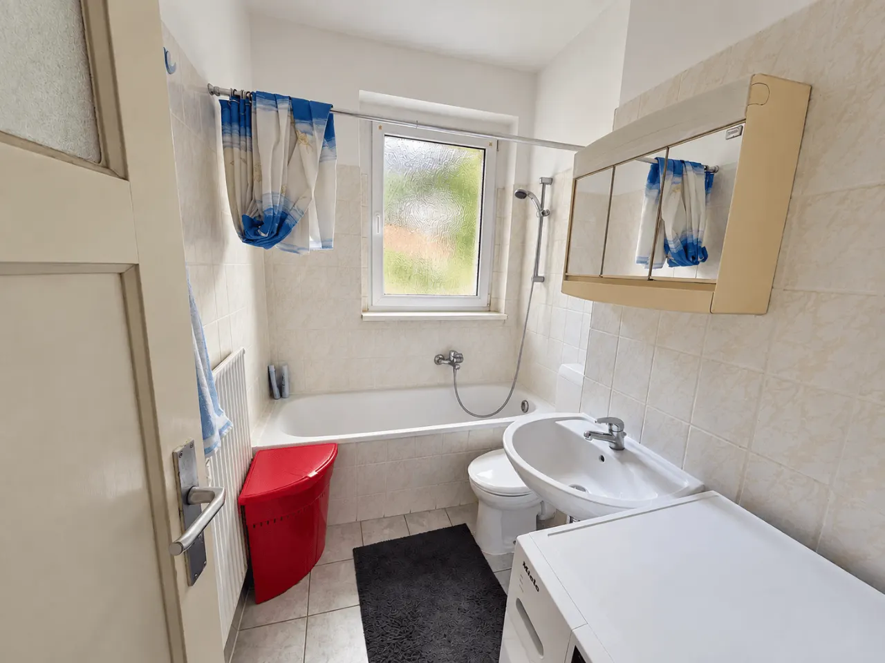 2-Zimmer-Wohnung mit Balkon in ruhiger Wohnlage und attraktivem Parkambiente – Bild 5