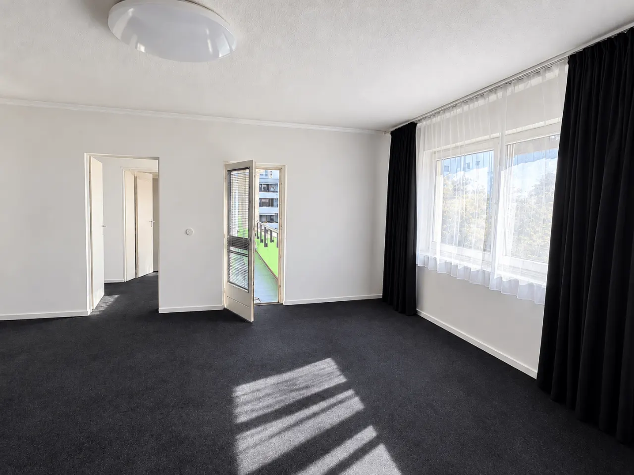 Gepflegte 2-Zimmer-Wohnung mit Garagenstellplatz und Balkon in attraktiver Lage von Berlin-Buckow – Bild 3